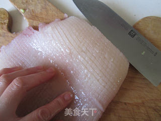 豆豉蒜苗爆鱿鱼的做法步骤:3