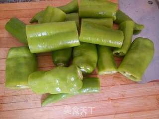 豆豉棱鱼虎皮椒的做法步骤:2