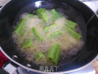 豆豉棱鱼虎皮椒的做法步骤:3