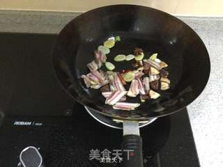 咸肉焖素鸡的做法步骤：4