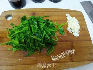 菠菜花生仁儿的做法步骤:5