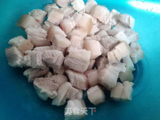 春笋红烧肉(详细步骤版)的做法步骤:5