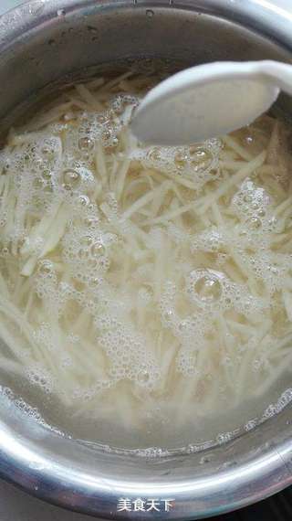 土豆素馅饺子的做法步骤:3