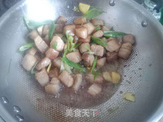 春笋红烧肉(详细步骤版)的做法步骤:9