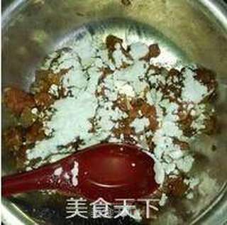 青椒炒鸡腿肉的做法步骤:3