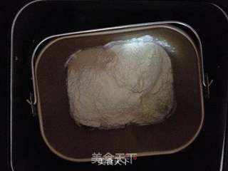 姜健宝试用【姜汁脆底小面包】的做法步骤:3