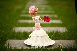 芭比翻糖蛋糕的做法步骤:32