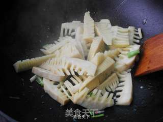 油焖春笋的做法步骤:6