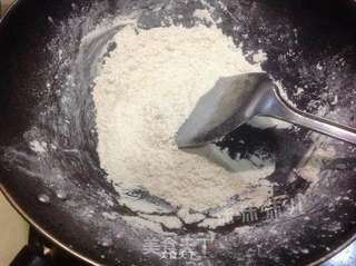 椒盐酥饼(自制椒盐芝麻馅)的做法步骤:7