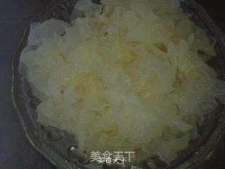 白玉菇银耳鸡汤的做法步骤:2