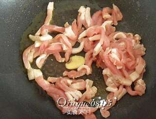 肉丝炒黑豆芽的做法步骤:4