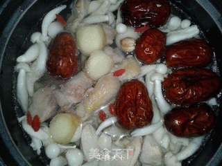 白玉菇银耳鸡汤的做法步骤:4