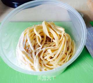 手擀鸡蛋面的做法步骤:3