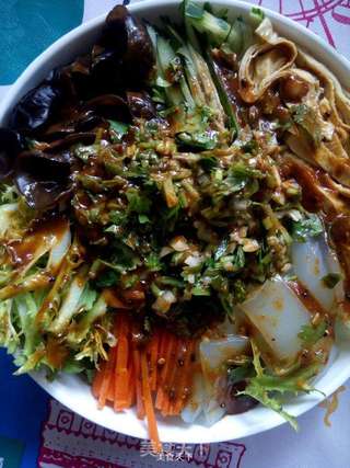蔬菜拌凉皮的做法步骤：3