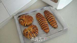 豆沙毛毛虫面包的做法步骤:16