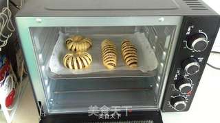 豆沙毛毛虫面包的做法步骤:15