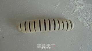 豆沙毛毛虫面包的做法步骤:12