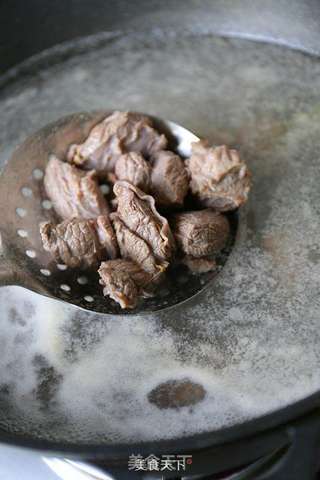 番茄牛腩煲的做法步骤:2