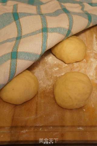 奶香豆沙吐司的做法步骤:5