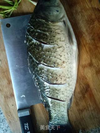 养颜补气靓汤之: 鲫鱼鲜笋豆腐汤的做法步骤:9
