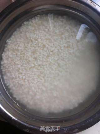 香菇滑鸡煲仔饭的做法步骤:4
