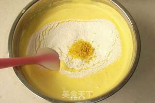 柠檬海绵蛋糕的做法步骤:4