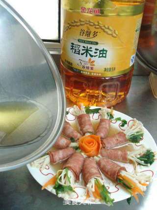 【龙鱼稻米油5L】试用报告之一金针菇培根卷的做法步骤:11