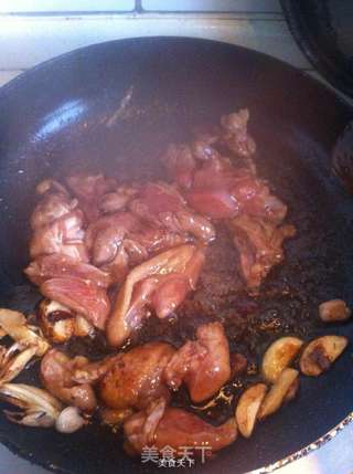 香菇滑鸡煲仔饭的做法步骤:7