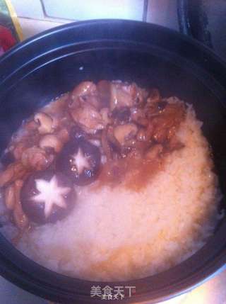 香菇滑鸡煲仔饭的做法步骤:14
