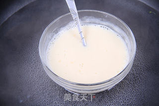 最爱这入口即化的柔软——芒果慕斯蛋糕的做法步骤:2