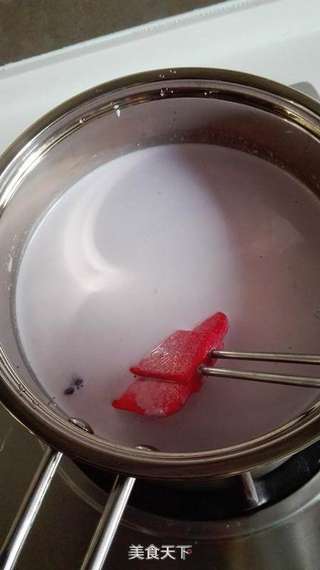 紫薯燕麦牛奶羹的做法步骤:2