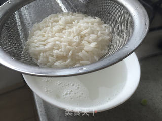 腊肉豌豆焖干饭的做法步骤：3