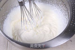 最爱这入口即化的柔软——芒果慕斯蛋糕的做法步骤:5