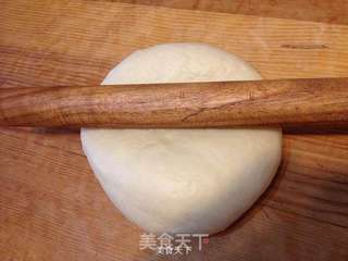 香葱肉松面包卷的做法步骤:9