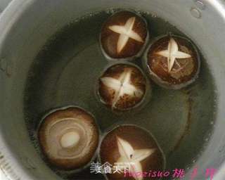 香菇扒油菜的做法步骤:3