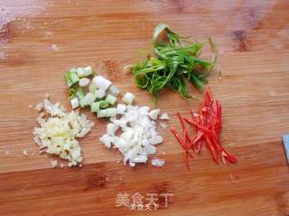 清蒸金针鱿鱼圈的做法步骤:2