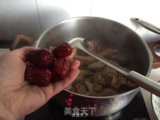 栗子山药鸡汤的做法步骤:3
