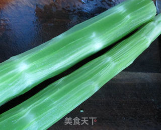 凉拌莴笋丝----金龙鱼香芝麻油体验报告的做法步骤:3
