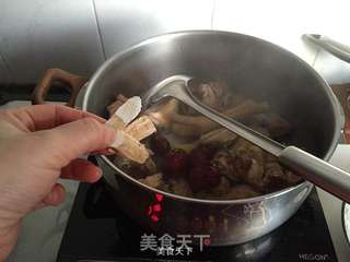 栗子山药鸡汤的做法步骤:4