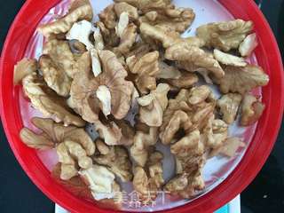 香蕉核桃蛋糕的做法步骤:2