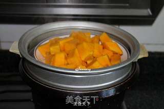奶油南瓜汤的做法步骤:2