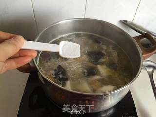 栗子山药鸡汤的做法步骤:8