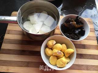 栗子山药鸡汤的做法步骤:6