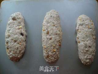 核桃葡萄干软欧包的做法步骤:6