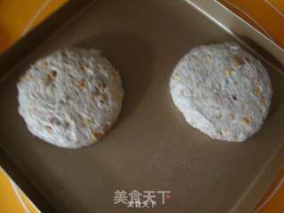 核桃葡萄干软欧包的做法步骤:7