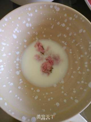 樱花戚风的做法步骤:4