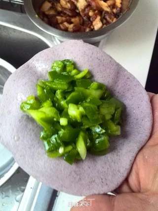 紫米青椒肉丁包子的做法步骤:9
