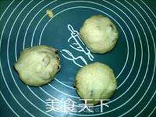 核桃葡萄干面包的做法步骤:15