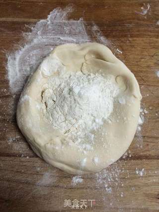 熊猫豆沙包的做法步骤:5