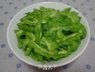 苦瓜肉片的做法步骤:3